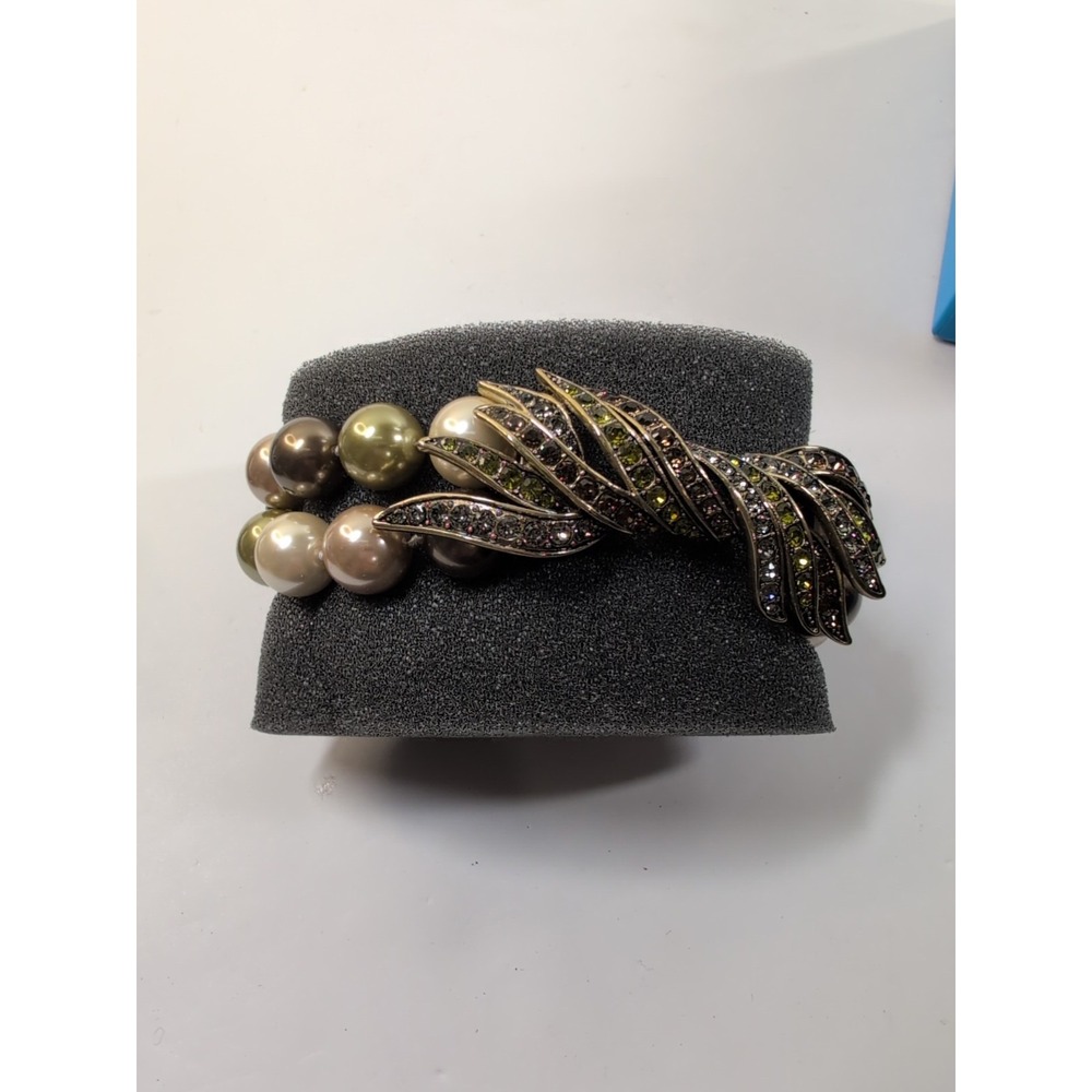 HEIDI DAUS "Touch Of Class"(Winged-Look/Multi Sage-Color) Beaded Toggle Bracelet
